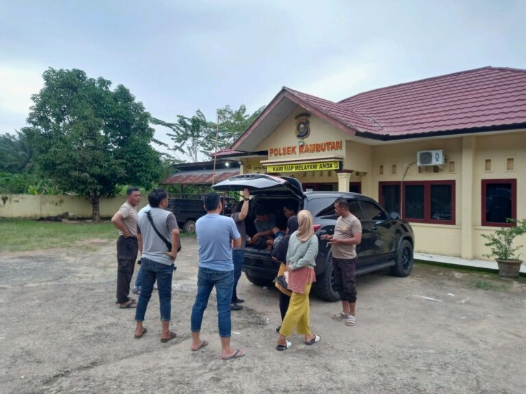 Polsek Rambutan yang berhasil menangkap pelaku begal sadis di Banyuasin. (Foto: Istimewa/Polsek Rambutan)