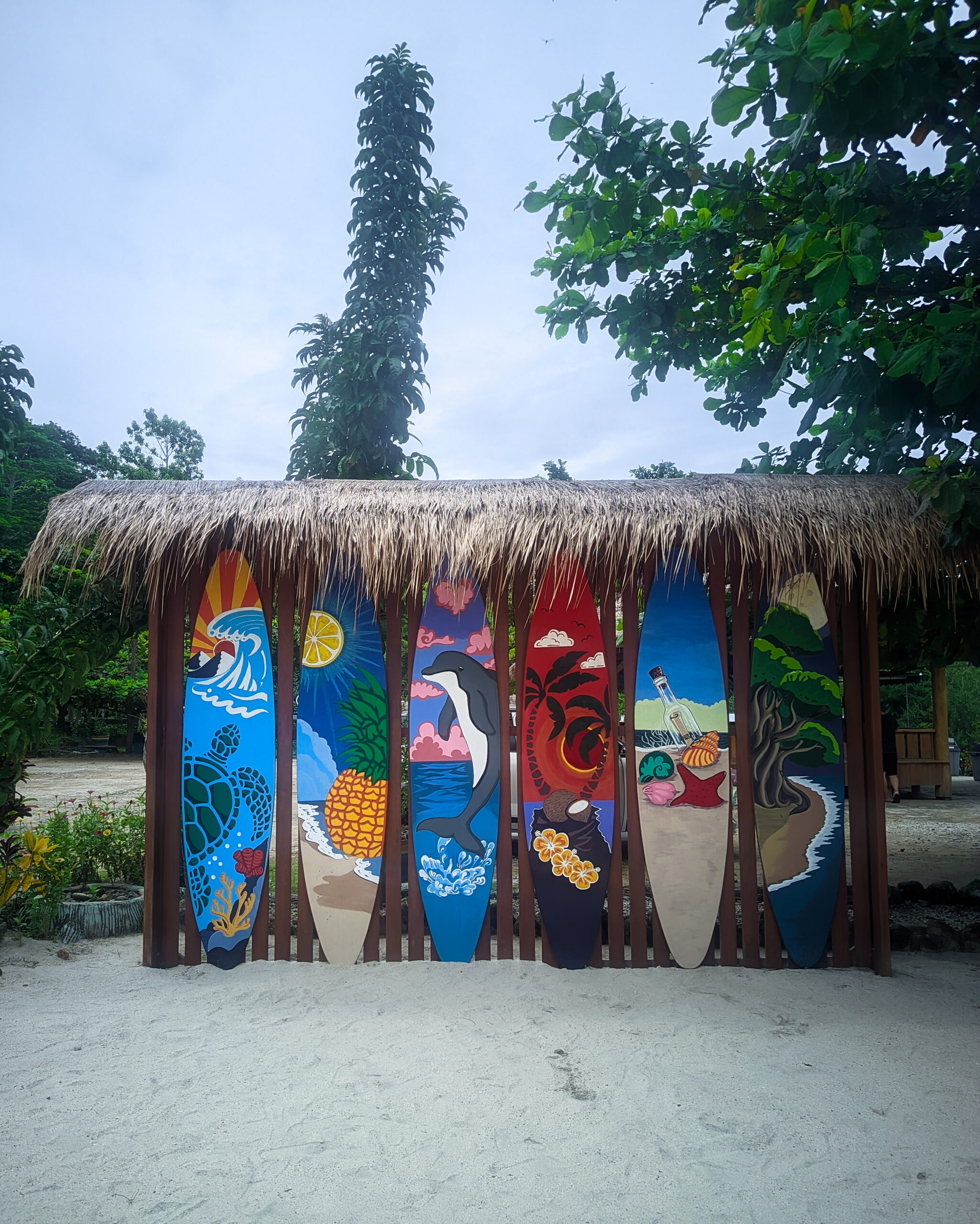 banyak lokasi yang intagramable, salah satunya foto dengan background papan seluncur