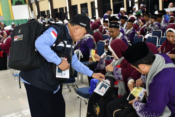 Kemenag Sumsel Pastikan Visa Haji Embarkasi Palembang Aman Tanpa Hambatan Visa Haji Embarkasi Palembang dipastikan aman dan tidak terlambat.